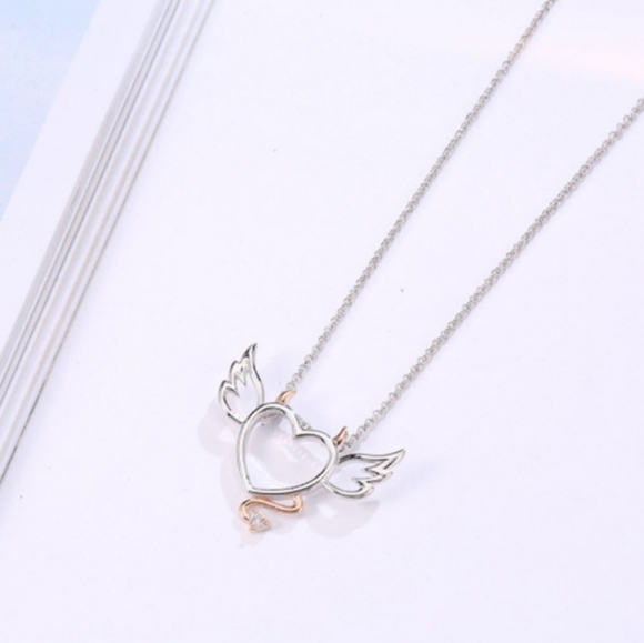 🚨🚨NWT Devil - Heart Necklace - Picture 5 of 5